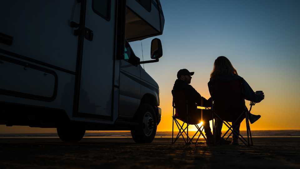Rolling by the Dozen RV Park in College station, Texas welcomes Retirees.